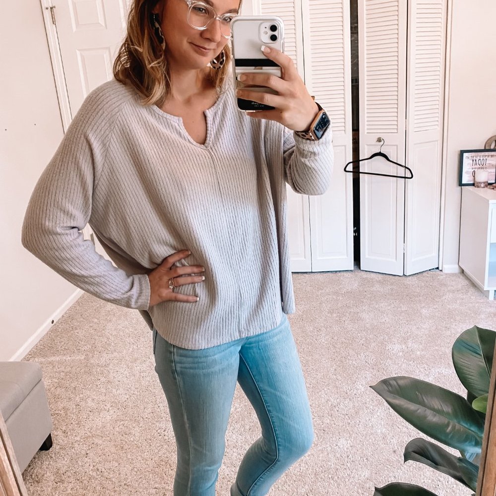 Lavender Sweater VNeck | Small